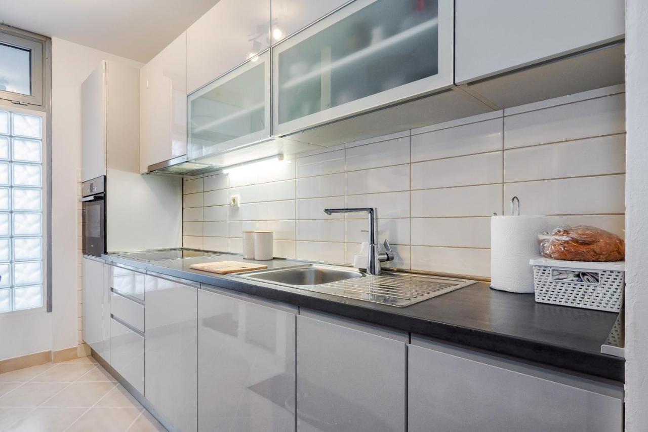 Ferienwohnung Airy 2-Br Apt W/ Open Layout & Modern Design Split Exterior foto