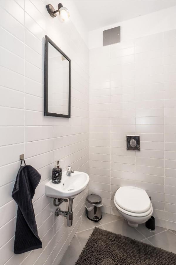 Ferienwohnung Airy 2-Br Apt W/ Open Layout & Modern Design Split Exterior foto