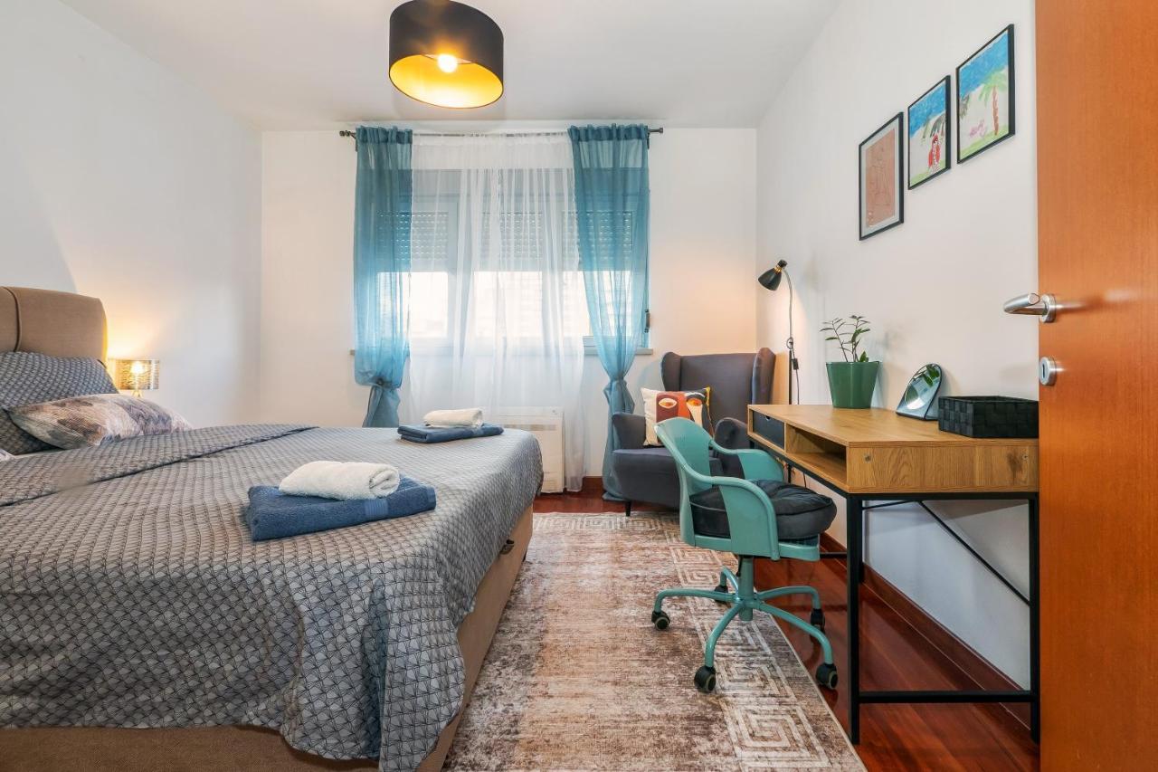 Ferienwohnung Airy 2-Br Apt W/ Open Layout & Modern Design Split Exterior foto