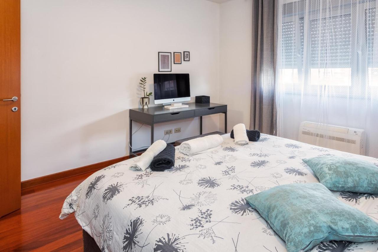 Ferienwohnung Airy 2-Br Apt W/ Open Layout & Modern Design Split Exterior foto