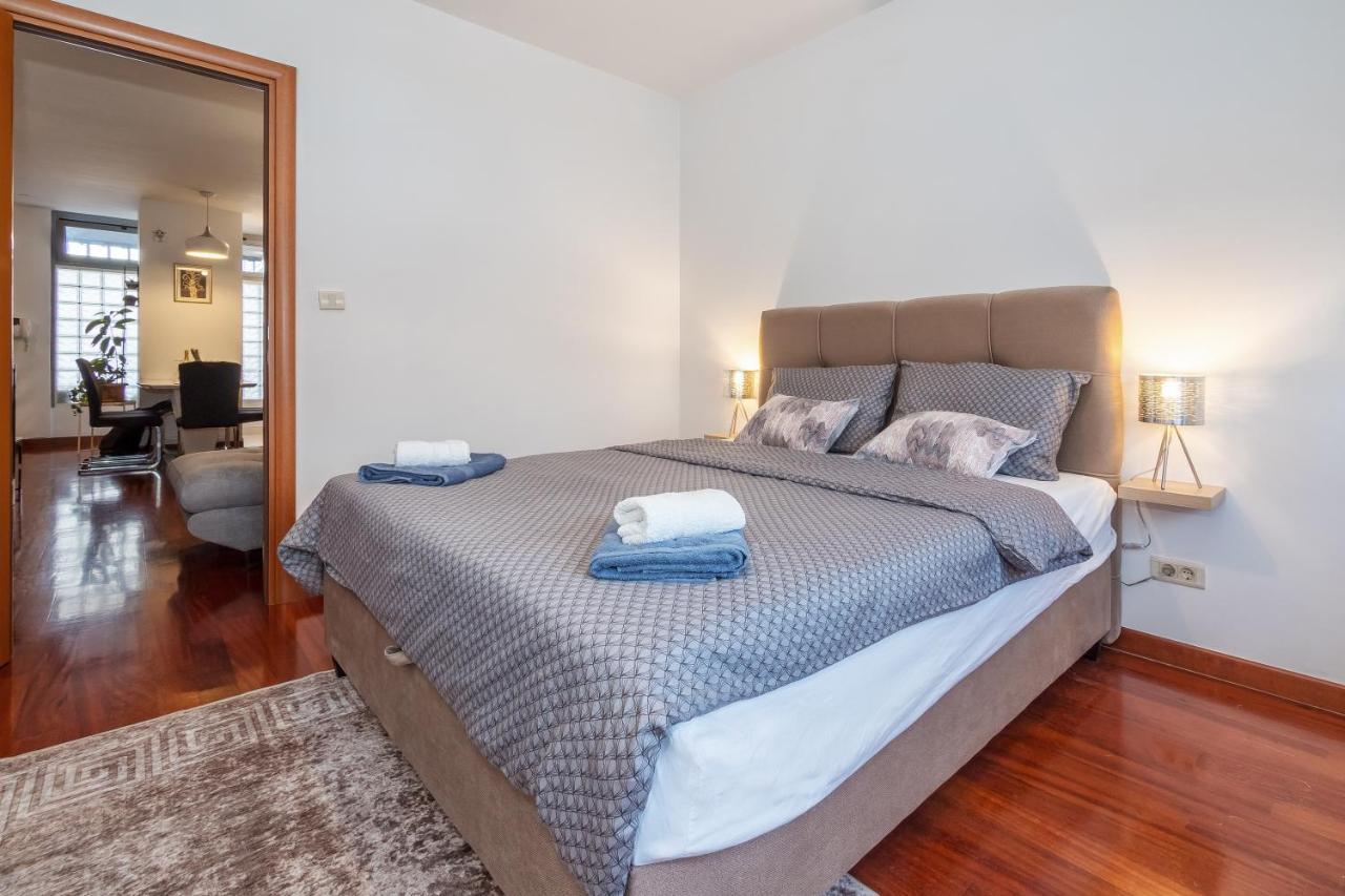 Ferienwohnung Airy 2-Br Apt W/ Open Layout & Modern Design Split Exterior foto