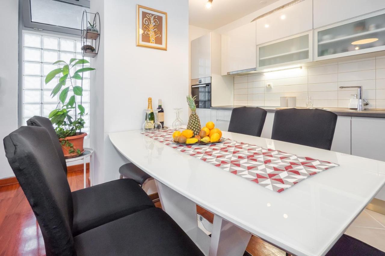 Ferienwohnung Airy 2-Br Apt W/ Open Layout & Modern Design Split Exterior foto