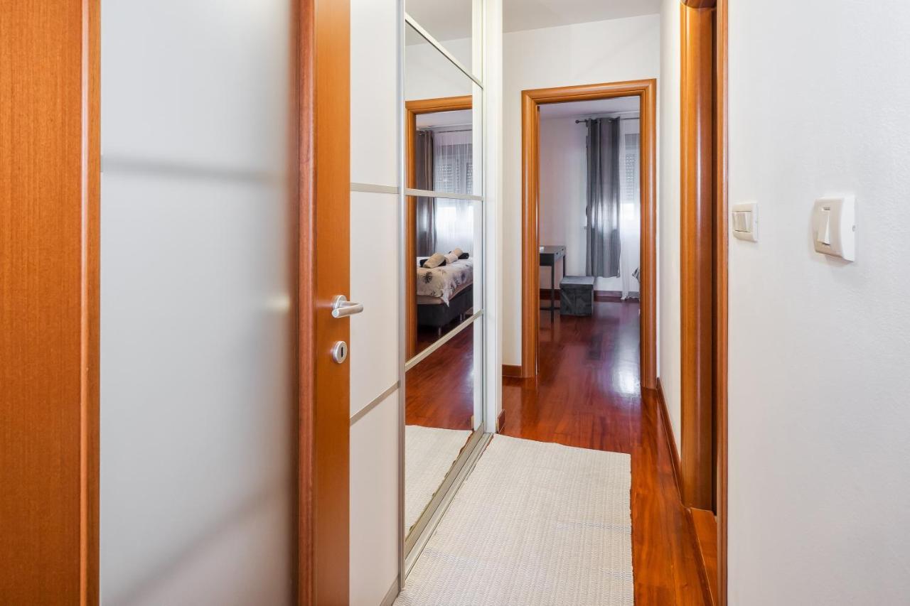 Ferienwohnung Airy 2-Br Apt W/ Open Layout & Modern Design Split Exterior foto