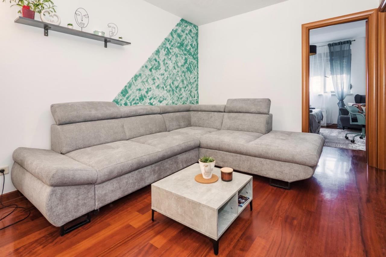 Ferienwohnung Airy 2-Br Apt W/ Open Layout & Modern Design Split Exterior foto