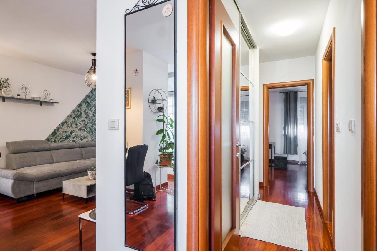 Ferienwohnung Airy 2-Br Apt W/ Open Layout & Modern Design Split Exterior foto