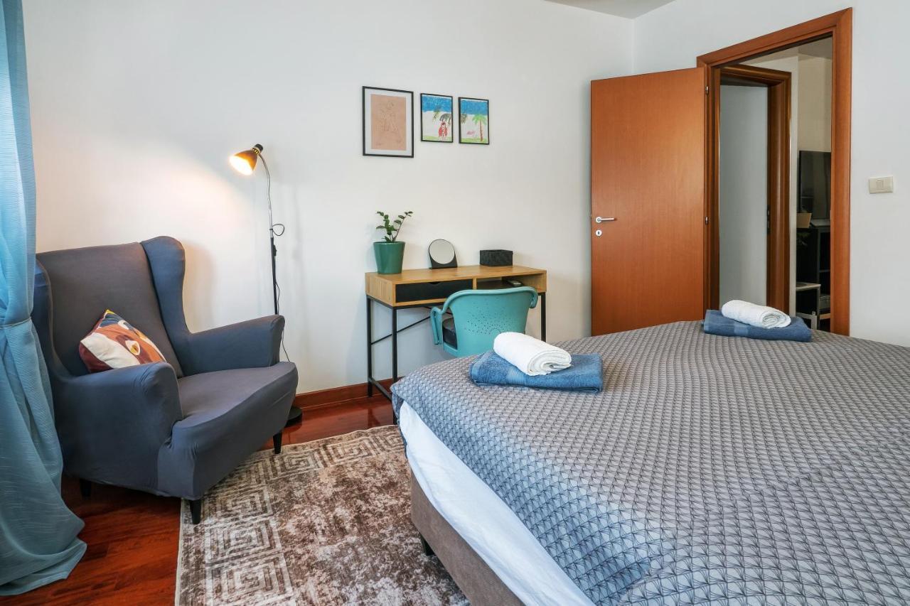 Ferienwohnung Airy 2-Br Apt W/ Open Layout & Modern Design Split Exterior foto
