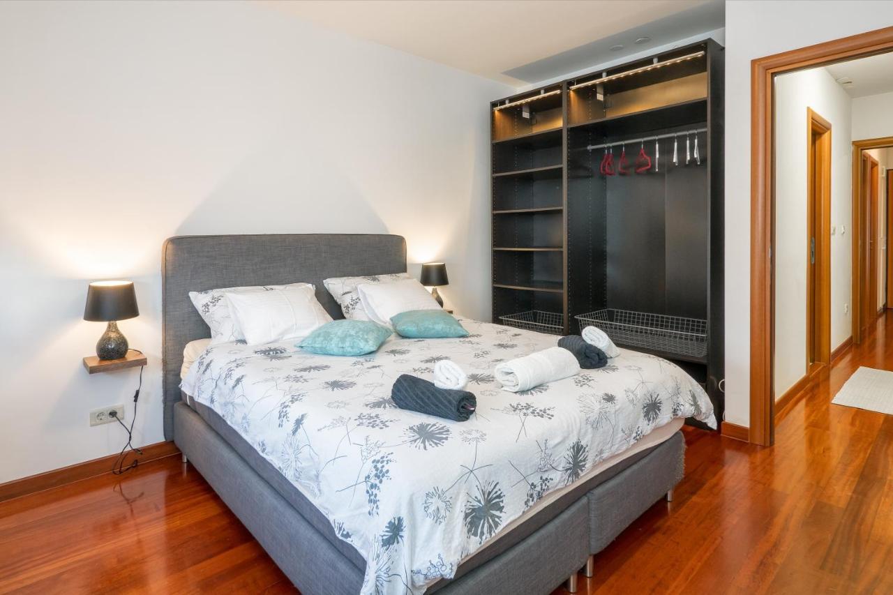Ferienwohnung Airy 2-Br Apt W/ Open Layout & Modern Design Split Exterior foto
